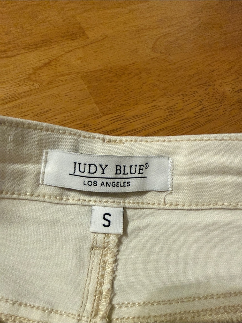 Judy Blue Off-White Frayed Hem Denim Shorts - Picture 2 of 5